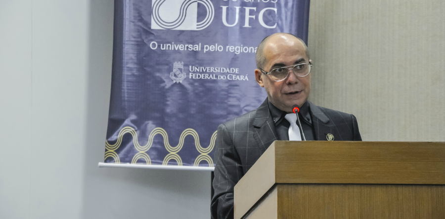 Rádio Debate recebe Reitor Jesualdo Farias