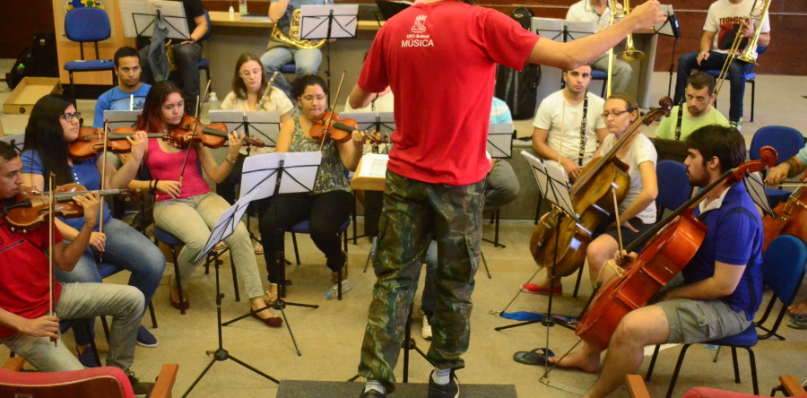 Orquestra de Câmara da UFC se apresenta no Teatro Universitário