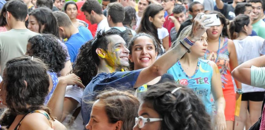 Ação de Boas-Vindas UFC com a Universitária FM