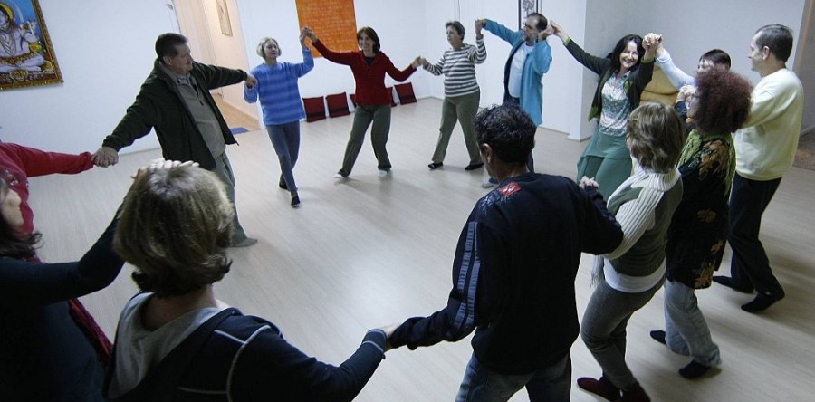 Projeto do curso de Psicologia da UFC reúne grupo de biodança