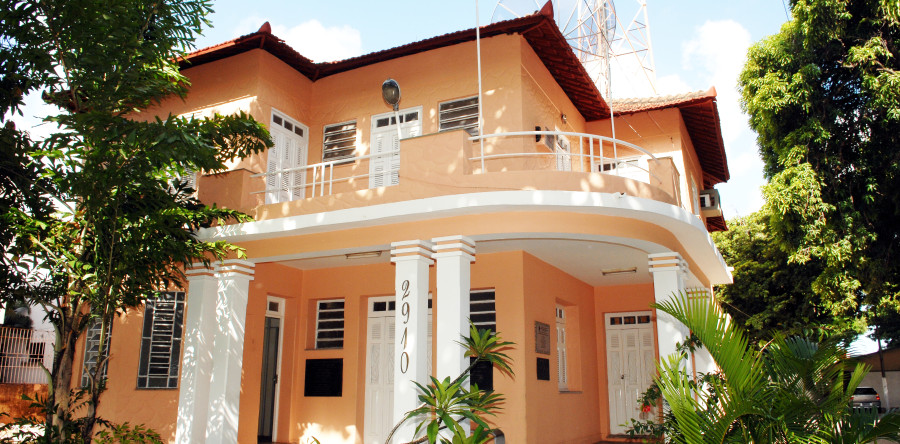 Rádio Universitária FM completa 35 anos com programação especial