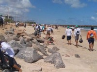 A coordenação e os alunos do curso de Engenharia de Pesca da Universidade Federal do Ceará (UFC) realizarão amanhã (30), às 08h30, a recepção dos novos estudantes por meio de um trote solidário que acontecerá na orla das praias de Fortaleza. No evento, cerca de 50 estudantes novatos serão recebidos por membros do Centro Acadêmico Stênio de Freitas (CASF), além de professores do curso e, no local, farão atividades como coleta de lixo e limpeza na Praia de Iracema, Beira Mar e Poço da Draga.