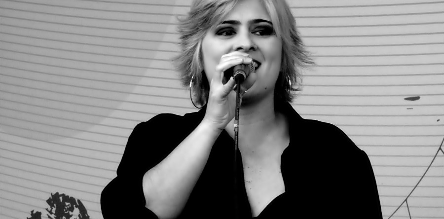 Brasileirinho apresenta ao vivo Cris Malagueta e Cordas que Falam