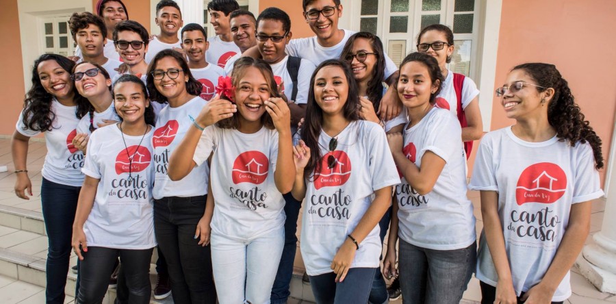 Coral juvenil da UFC se apresenta em festival