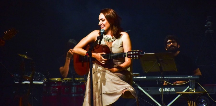 A leveza marítima de Rebeca Câmara