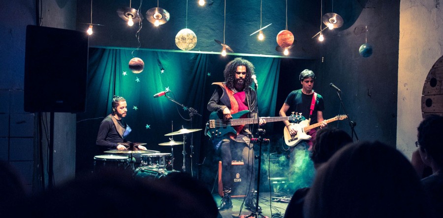 Cores e sentidos na música de Zéis