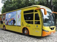 O Brincar Móvel - Brinquedoteca Itinerante estará disponível para o público durante a manhã de domingo, nos jardins da Reitoria da UFC  (Foto: Ribamar Neto)