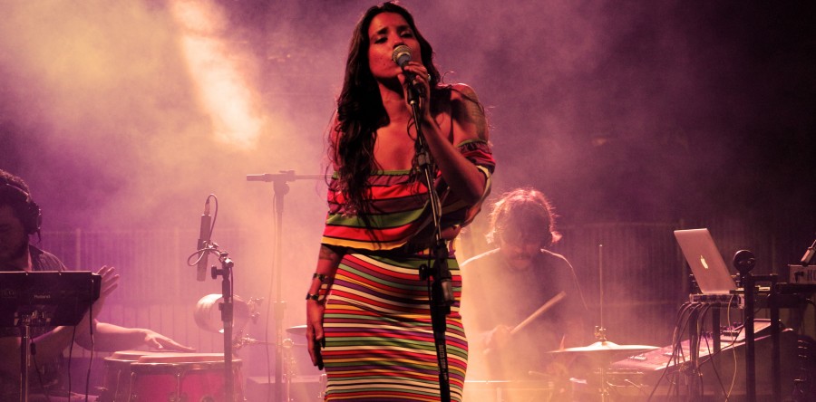 Nayra Costa: Talento e Versatilidade