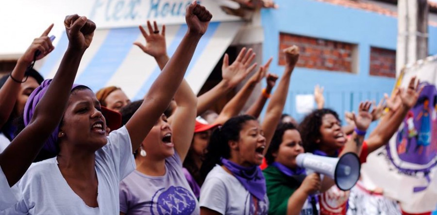 Rádio Debate dedica programas às lutas das mulheres