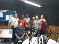 Da esquerda para a direita, em pé: Professor Phil, Stephen, Drew, Bruce, Fabrício e Maddie. Sentados: Professor Elian e Sam. (Foto: Lucas D'Paula/RUFM)