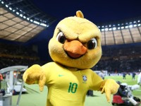 Mascote da Seleção Brasileira na Copa de 2018, apelidado de Canarinho Pistola nas redes sociais (Foto: Reprodução/Internet)