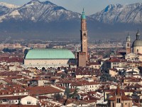 A cidade de Vicenza se localiza na Ragião Norte da Itália. Ela é conhecida mundialmente pela sua arquitetura de origem renascentista, tendo o seu Centro tombado como Patrimônio da Humanidade da Unesco (Foto: Reprodução/Chicco Dodi)