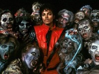 O clipe de Thriller, do cantor estadunidense Michael Jackson ,inaugurou a era de clipes com orçamentos estratosféricos e superprodução (Foto: Reprodução/Internet)