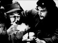 Os comandantes Fidel Castro e Che Guevara ainda hoje são lembrados por outros movimentos revolucionários. (Foto: Roberto Salas/Cubadebate/AFP/CP)