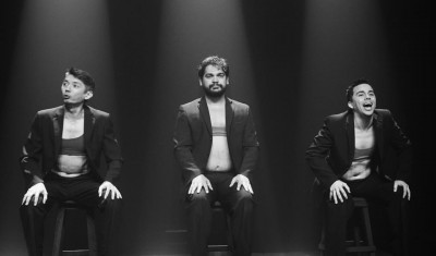 Da esq. para a dir.: Yuri Yamamoto, Rogério Mesquita e Rafael Martins, do Grupo Bagaceira de Teatro, em cena do espetáculo Meire Love (Foto: Renato Souza)