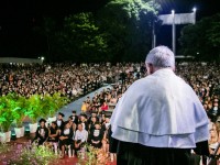 Reitor da UFC Henry Campos discursa durante a segunda noite do ciclo de colação de grau do semestre 2019.1 (Foto: Ribamar Neto/ UFC)