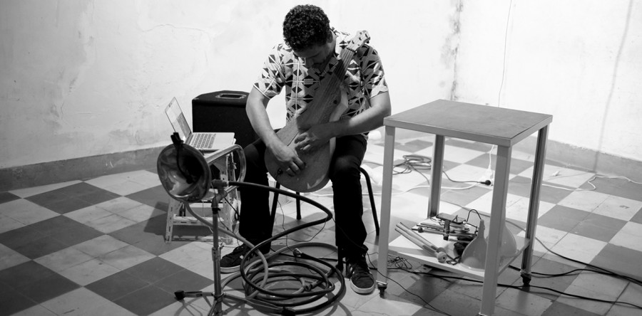 Marco Scarassatti mostra como constrói novos sons