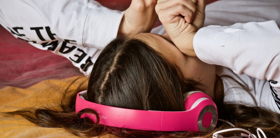 Pesquisa sobre sono de adolescentes é assunto no Jornal da Universitária