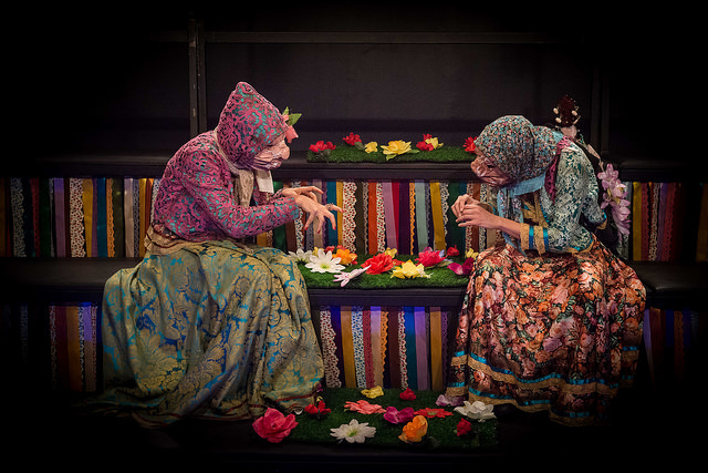 No espetáculo Interior, duas senhoras que já viveram bastante contam histórias sobre a vida (Foto: Divulgação/Internet)