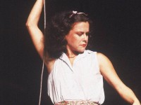 Em fevereiro de 1979, Elis Regina assinou contrato com a Warner Music. Cinco meses depois, ela era convidada a participar do Festival de Jazz de Montreux, na Suíça (Foto: Reprodução/Internet)