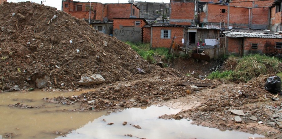 Privatizar água e saneamento pode acentuar desigualdades