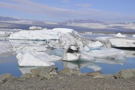 Outra fonte possível de novas pandemias viria do derretimento do Permafrost, solo congelado que abriga micro-organismos adormecidos (Foto: Reprodução/Internet)