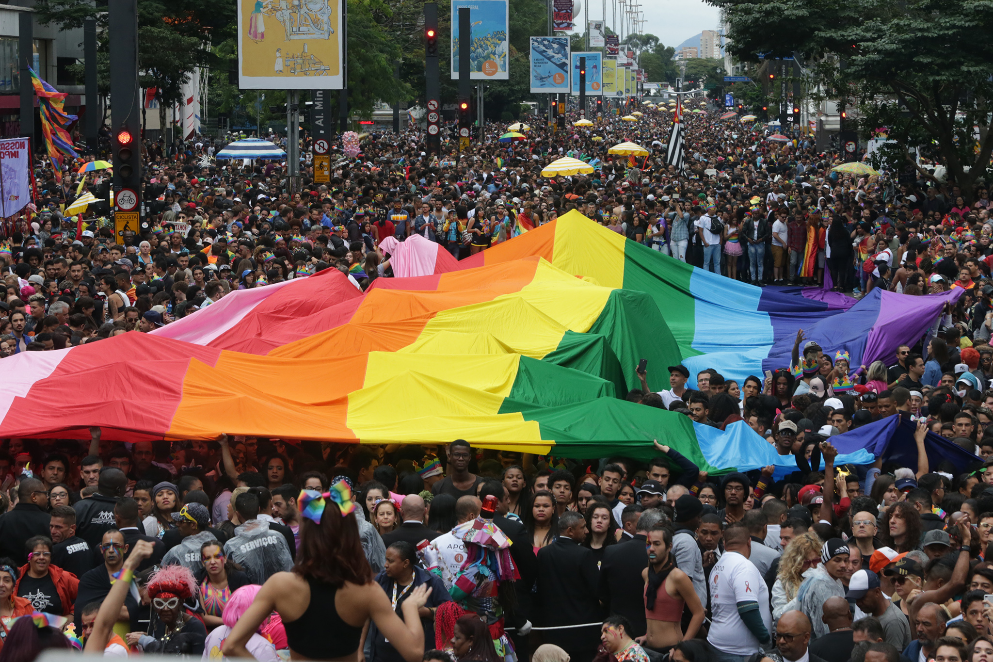 Conquistas como doação de sangue, casamento e criminalização da homotransfobia foram alguns dos destaques do Universitária Especial Orgulho LGBTQIA+ (Foto: Reprodução/Internet)