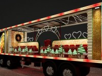 Um caminhão iluminado e decorado leva o Coral da Luz para percorrer os bairros de Fortaleza, como parte da programação do Natal de Luz 2020 (Imagem: Divulgação)