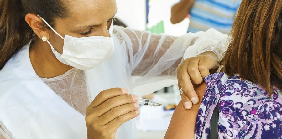 Vacinação Covid-19: Falta de funcionário pode ser abonada