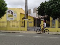 Para prestigiar as atividades de comemoração dos 50 anos da Casa Amarela Eusélio Oliveira, é só acompanhar o site caeo.ufc.br e o perfil @casaamarelaufc no Facebook e no Instagram (Foto: Reprodução/Internet)