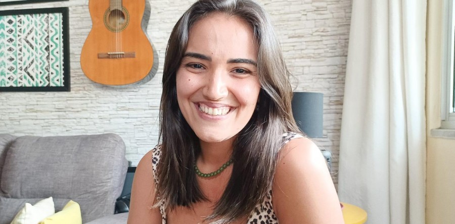 Filha de Belchior faz show em homenagem ao pai