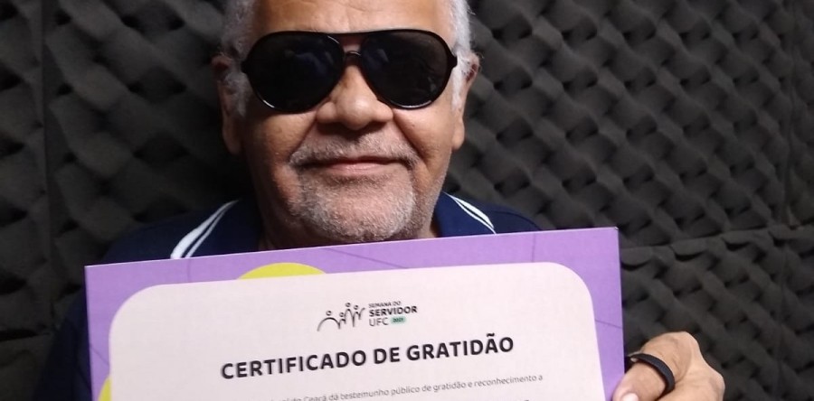 Funcionário da RUFM é homenageado por 40 anos de UFC