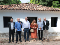 Da esquerda para a direita: Jaziel Pereira (deputado federal); Prof. Cândido Albuquerque, reitor da UFC; ministro Milton Ribeiro; Profª Ludimilla de Oliveira, reitora da UFERSA; Prof. Glauco Lobo, vice-reitor da UFC; Prof. Ricardo Ness, reitor da UFCA. (Foto: Viktor Braga/ UFC Informa)