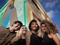 Um grupo de 16 escritores do Ceará troca experiências de vida e de literatura no Coletivo Transfabuladores.
São profissionais de diversas áreas e cidades, que se reuniram para contar e transformar histórias
(Foto: Yuri Juatama)