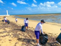 Municípios do litoral cearense devem assinar um termo de compromisso com ações de preservação marinha. O programa “Ceará sem Lixo no Mar” vai ser lançado na próxima semana e quer reduzir a quantidade de plástico nas praias (Foto: Divulgação)