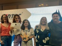 Na imagem, parte da equipe premiada: Síria Mapurunga, Márcia Vieira, Lúcia Helena Pierre, Fátima Leite e Fernando Jocelito (Foto: acervo pessoal)