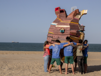 a reinterpretação da nova escultura, em grande parte executada em ferro, foi facilitada pelo artista e designer Narcélio Grud, idealizador e diretor do Festival Concreto (Foto: Divulgação)