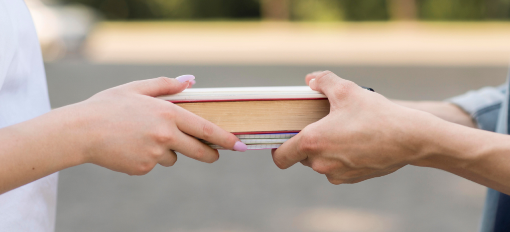 A data comemorativa do Dia Internacional da  Doação de Livros estimula a troca de experiências de leitura. Porém, pesquisa mostra que, no Brasil, metade da população não tem o hábito de ler (Foto: Reprodução/Internet)