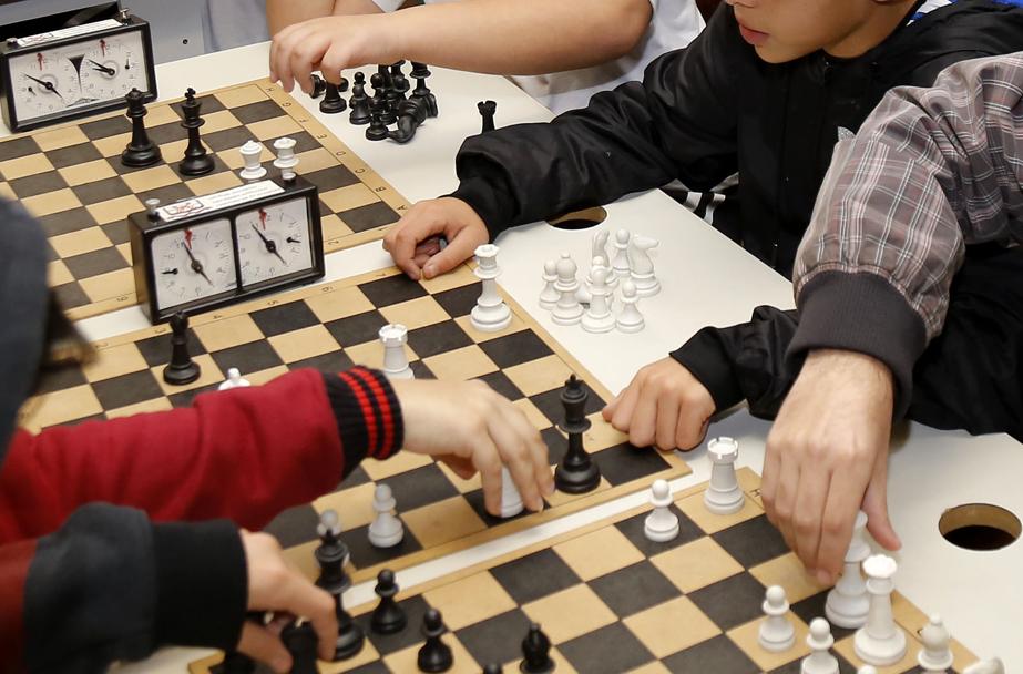 Rádio Universitária FM 107,9 – Jogar xadrez desenvolve o raciocínio e  previne alzheimer