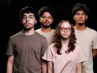 A banda Doces Deletérios é formada por Pedro Lopes, Alain Bezerra, Maitê Viana e João Coelho (Foto: Divulgação)