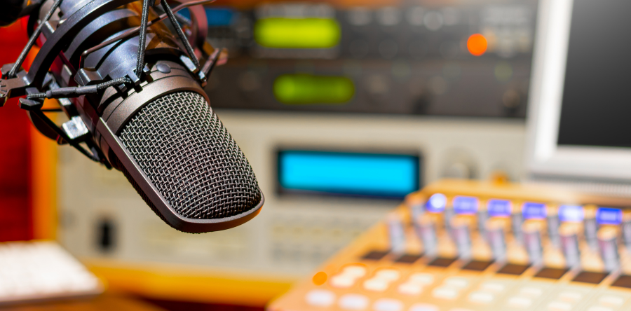 Universitária FM 107.9 seleciona bolsistas para 2026